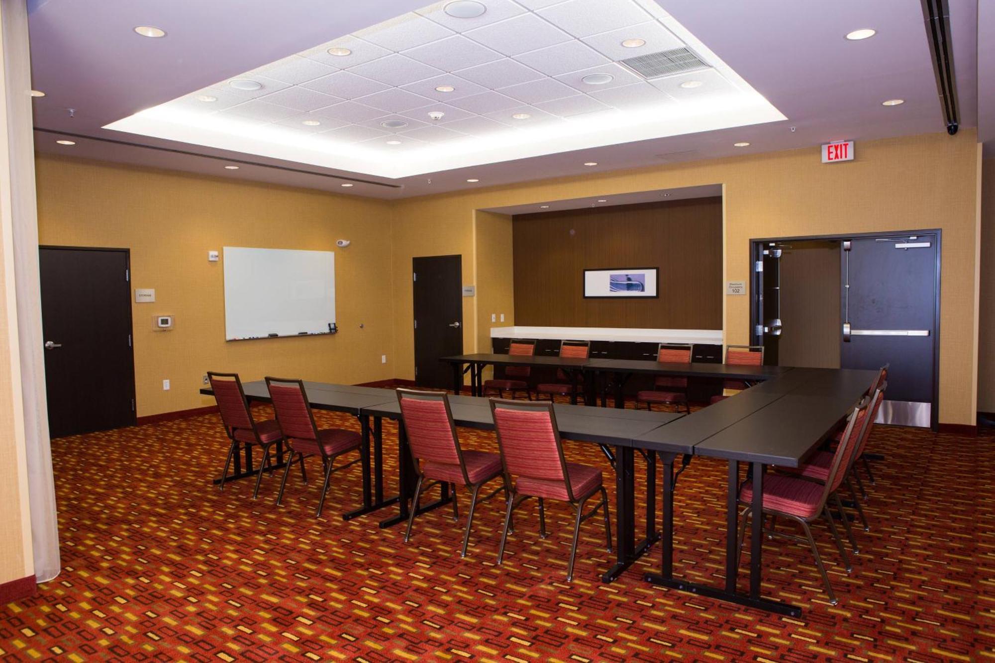 Courtyard By Marriott Lubbock Downtown/University Area Exterior photo